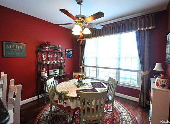5th image of 44926 Broadmoor Cir S #114