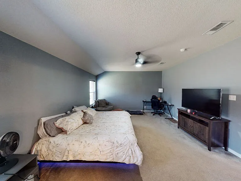 2607 Montague County Dr — Photo 15