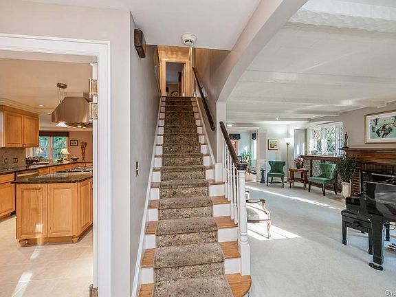 4th image of 56 Collyer Pl