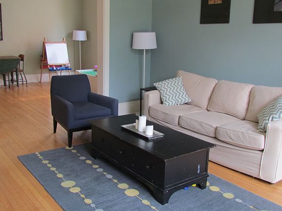 4th image of 418 E. Ohio Street