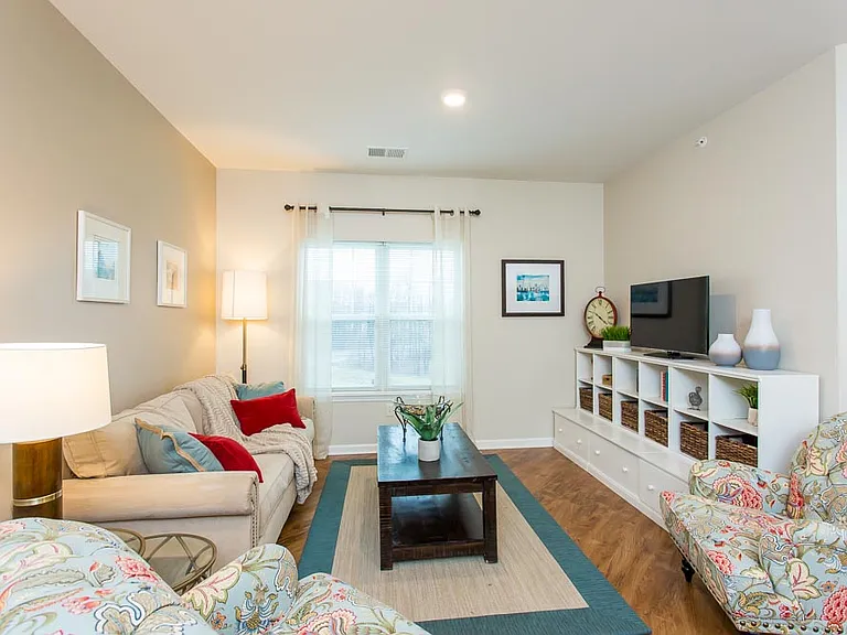 The Marquis at the Woods Apartment Homes — Photo 8