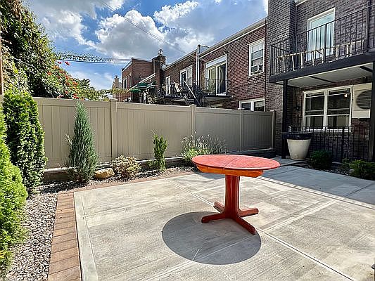 1st image of 21-09 73rd St #1