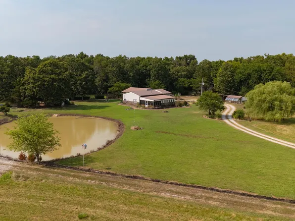 37429 East St, Osceola, MO 64776