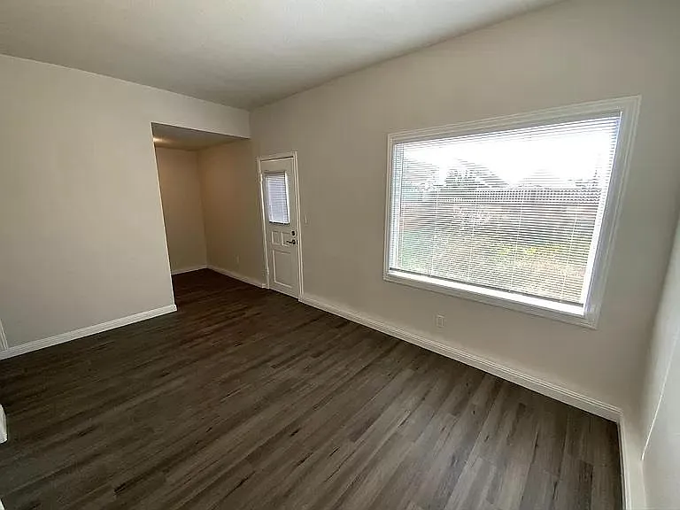 516 Lisbon St — Photo 7