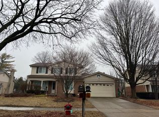 5032 Prentis Dr, Troy, MI 48085