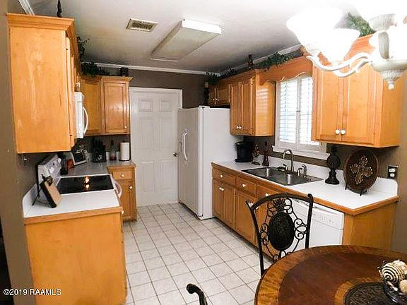 2nd image of 301 Santiago St
