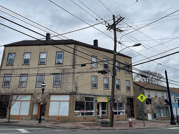 3rd image of 466 Belmont Ave