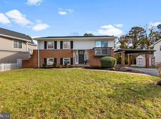 103 E Staunton Ave, Sterling, VA 20164
