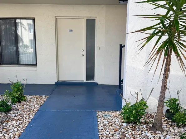 200 International Dr APT 204, Cape Canaveral, FL 32920