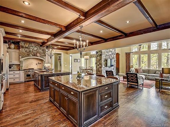 3rd image of 108 Whaling Ln #286