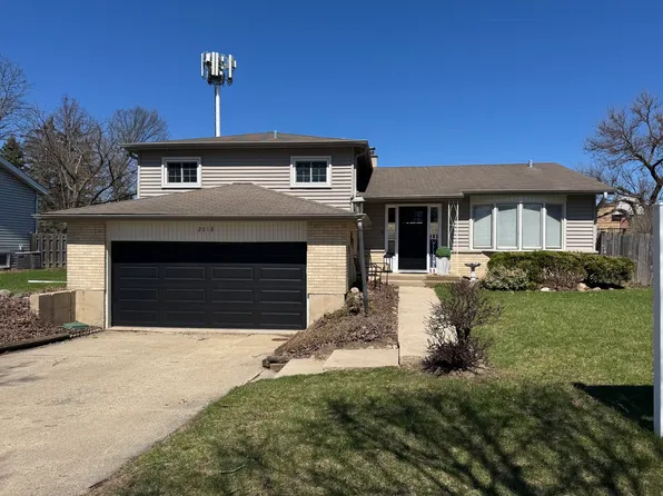 2018 E Ivy Ln, Mount Prospect, IL 60056