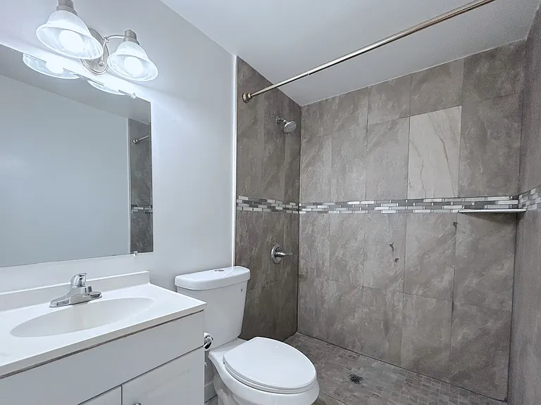 623 E Kingsley Ave #A — Photo 5