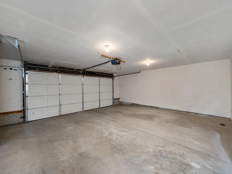 8213 N Colton St — Photo 24