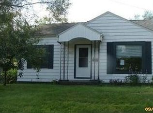 242 Laurel Dr, Battle Creek, MI
