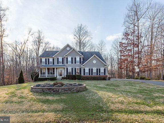 3rd image of 10302 Clarendon Ct
