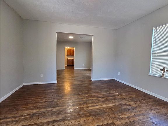 5th image of 1036 Caperton St