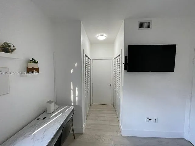 325 NW 19th Ln — Photo 12