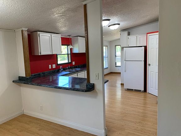 4th image of 613 Cannon River Ave