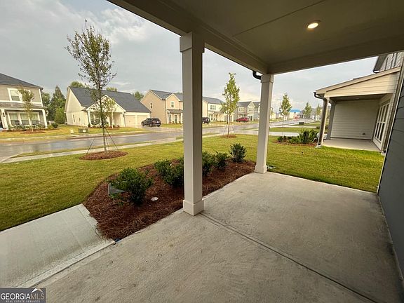 3rd image of 2213 Boxwood Cir