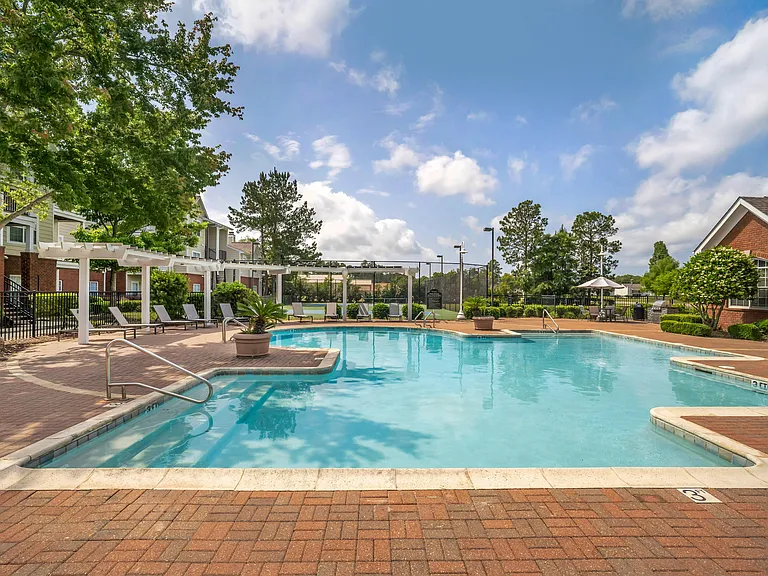 Greenbrier Estates Apartments — Photo 7
