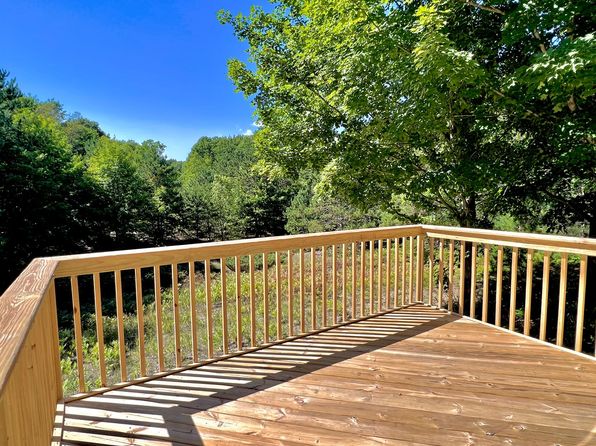 4025 Cedar Lake Rd, Traverse City, MI 49685