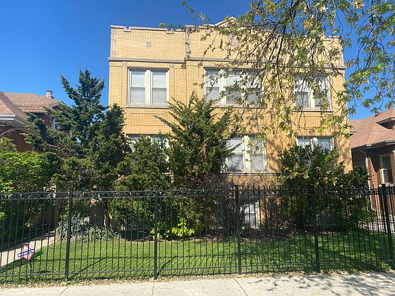 3rd image of 1706 N Narragansett Ave #205