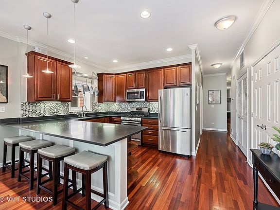 5th image of 4129 N Kenmore Ave APT 2N