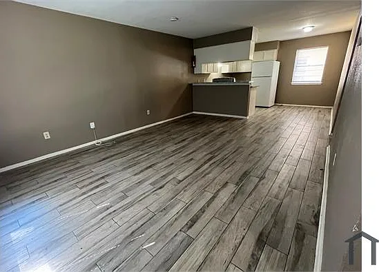 1842 Thompson St #3 — Photo 6