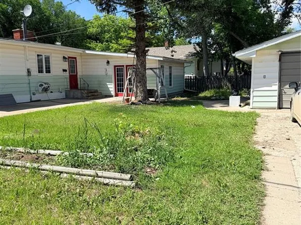 706 3rd STREET E, Shaunavon, SK S0N 2M0