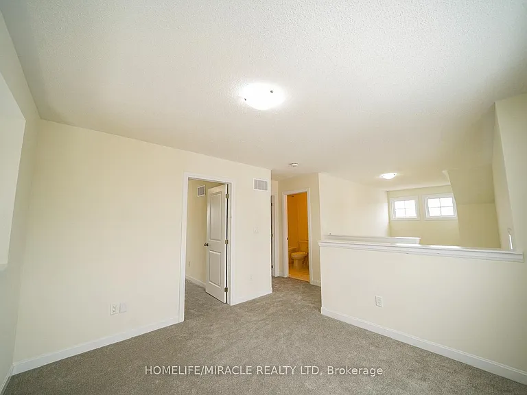33 Country Club Dr — Photo 23