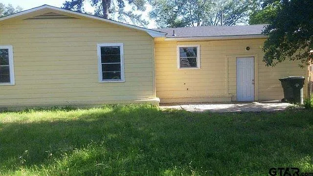 2312 Plume Dr — Photo 3
