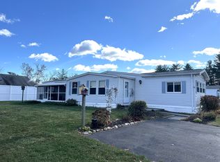 6 Johns Dr, Westfield, MA 01085