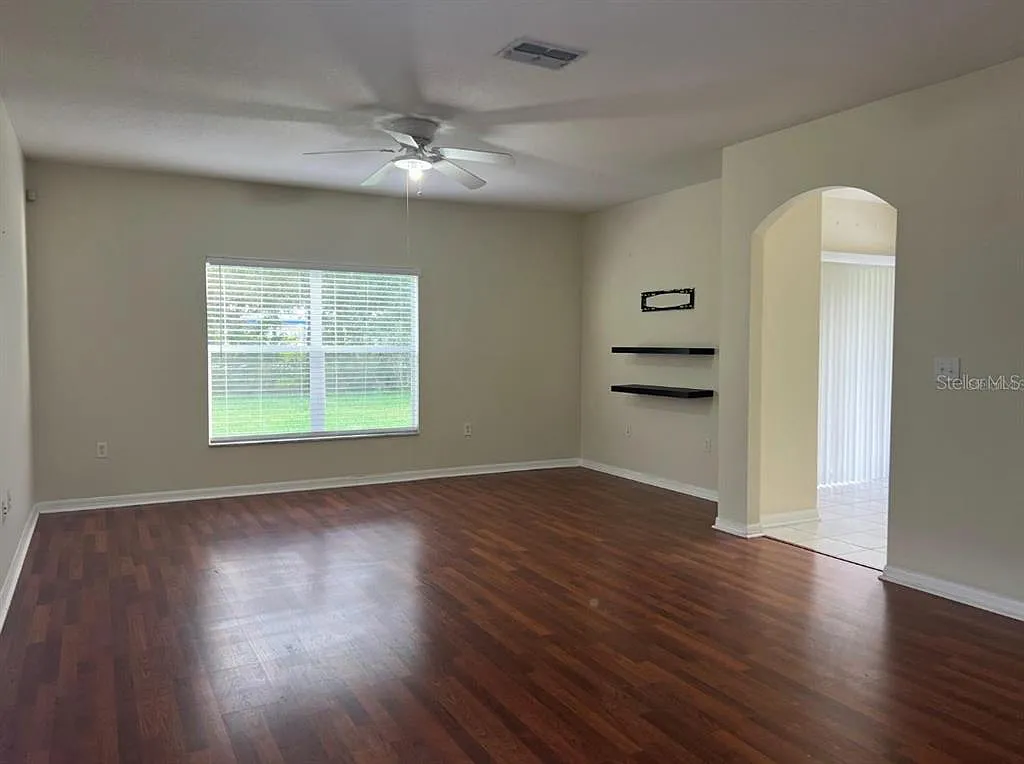 3 bed, 2.5 bath, 1621 sqft, $2,600 — Photo 4