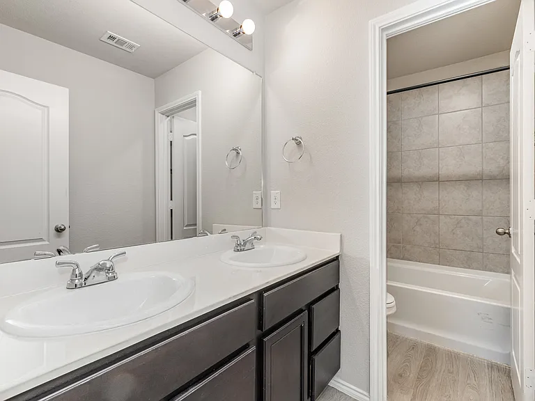 2216 Canongate Dr — Photo 12