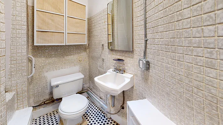 Rented by Bond New York | media 19