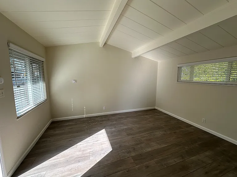 537 Mariposa Ave #3 — Photo 5
