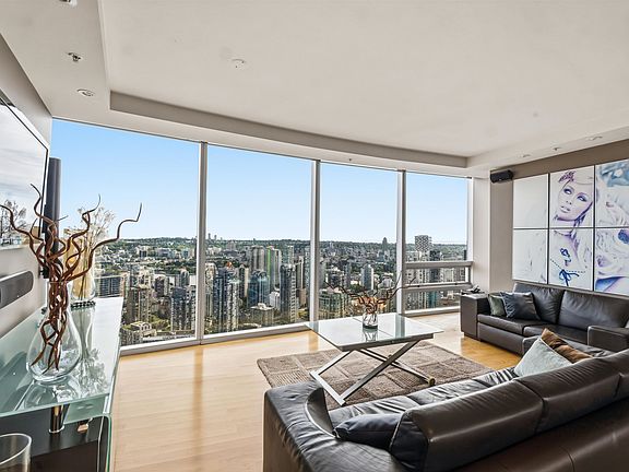 3rd image of 938 Nelson St #4303