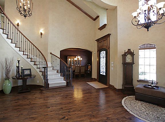 3rd image of 5813 Beacon Hill Dr