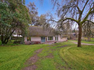 9040 Sierra Valley Ln, Loomis, CA 95650