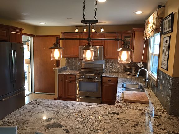 4th image of 20775 Germantown Dr