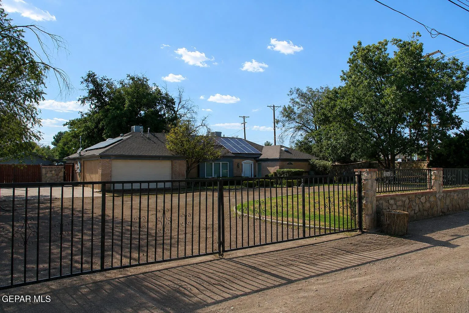 6 bed, 4.0 bath, 3454 sqft, $4,000 — Photo 3