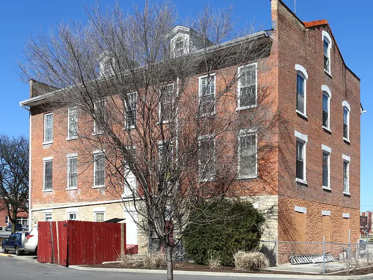 116 W Galena — Photo 7