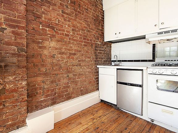 2nd image of 88 Horatio St APT 5C
