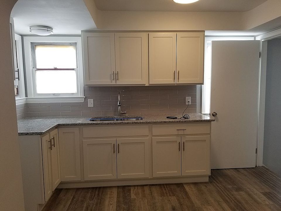 1st image of 4980 Edgepark Dr