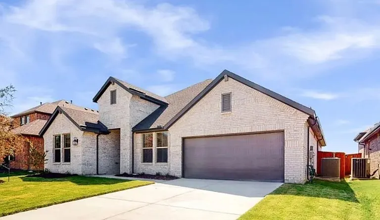 1432 Lawnview Dr — Photo 2