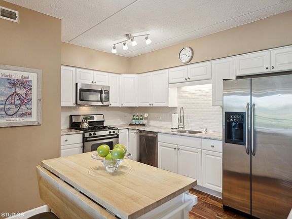3rd image of 1 S Lincoln Ave APT 213