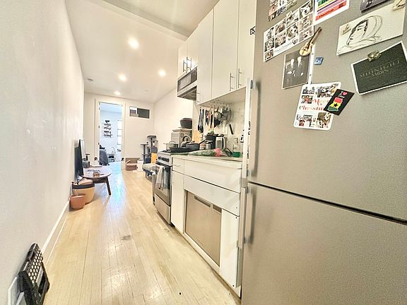 4th image of 1734 Amsterdam Ave #3F