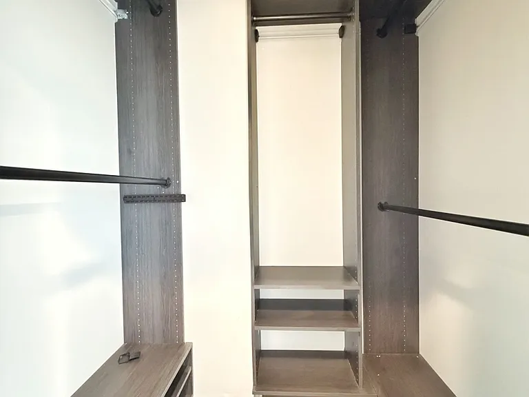2427 W Grenshaw St #2 — Photo 11