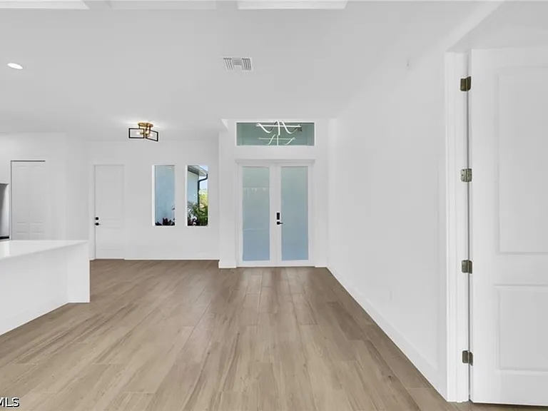 133 West Dr — Photo 4