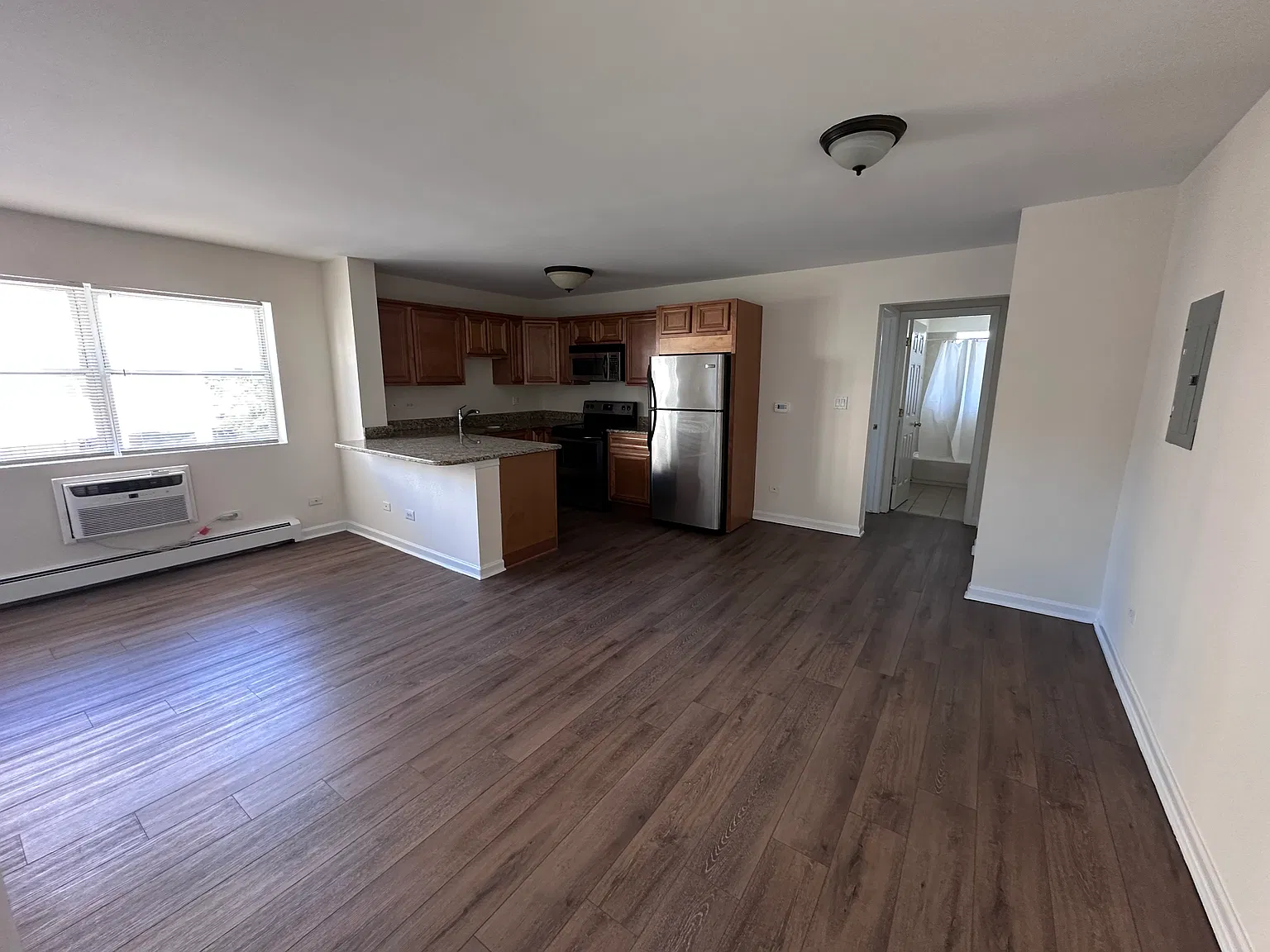 1 bed, 600 sqft, $1,400 — Photo 2